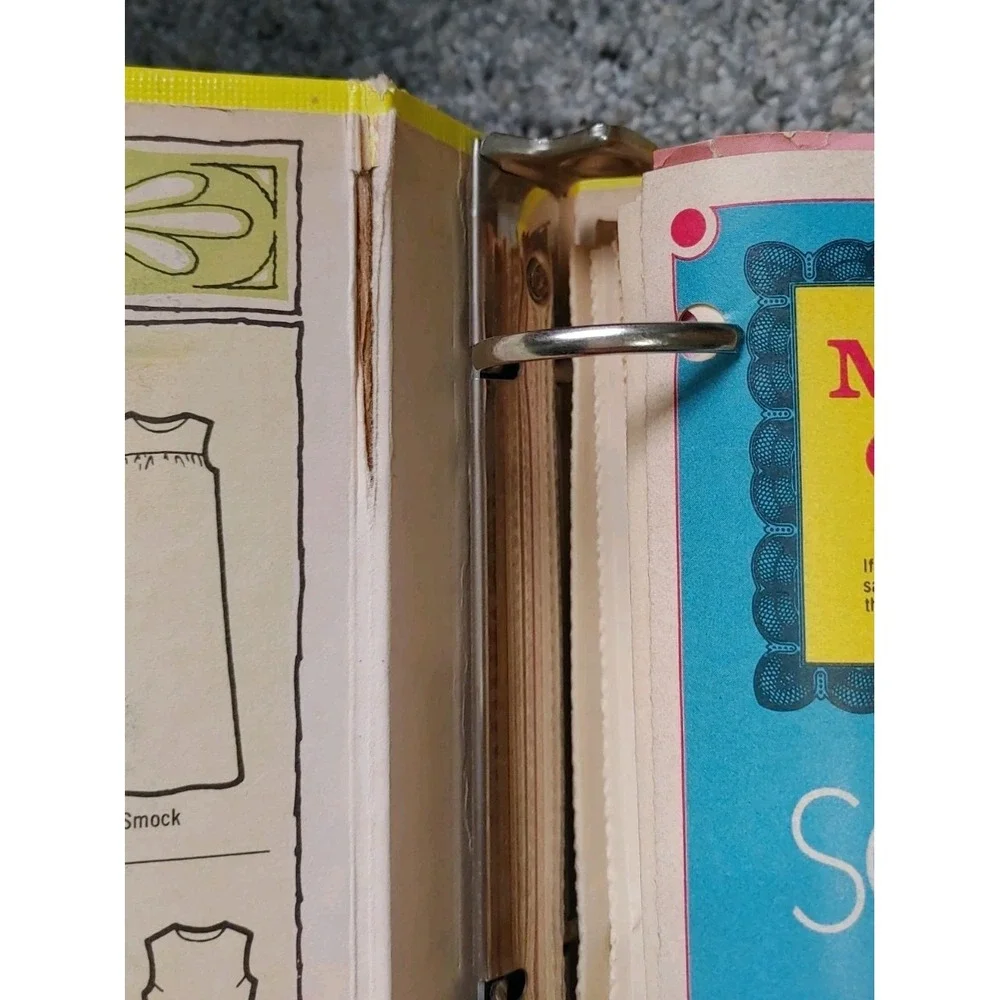 Vtg The Complete Family Sewing Book 1972 Hardcover Three Ring Binder With Tabs